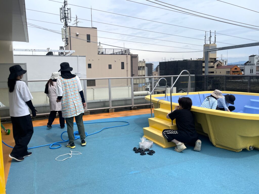 保育園プール活動準備 大阪 くじら保育園 202606-2