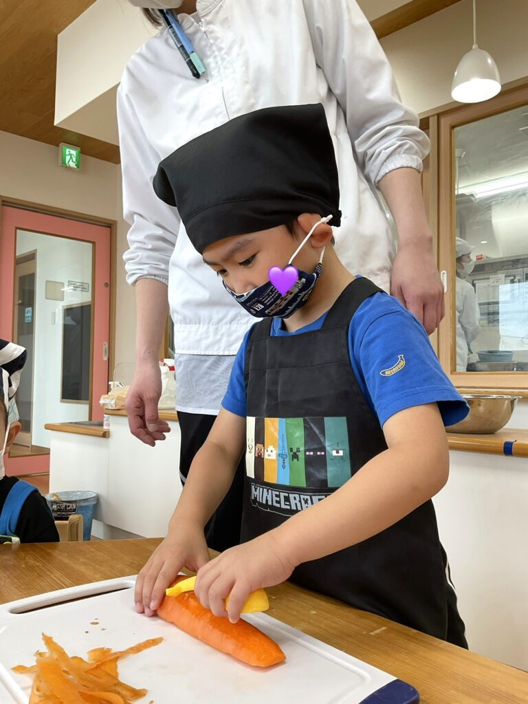 保育園で調理体験　食育　大阪　くじら保育園　202606-2