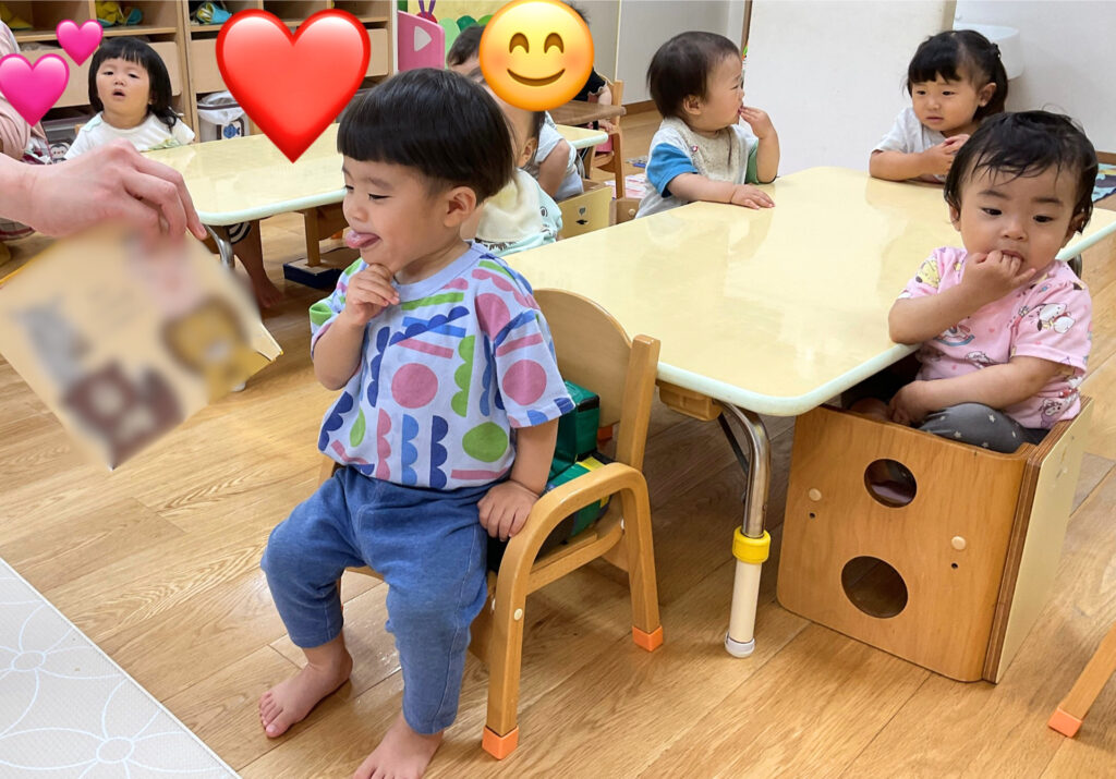 保育園で人気の絵本「へんなかお」 大阪 くじら保育園 202606-1