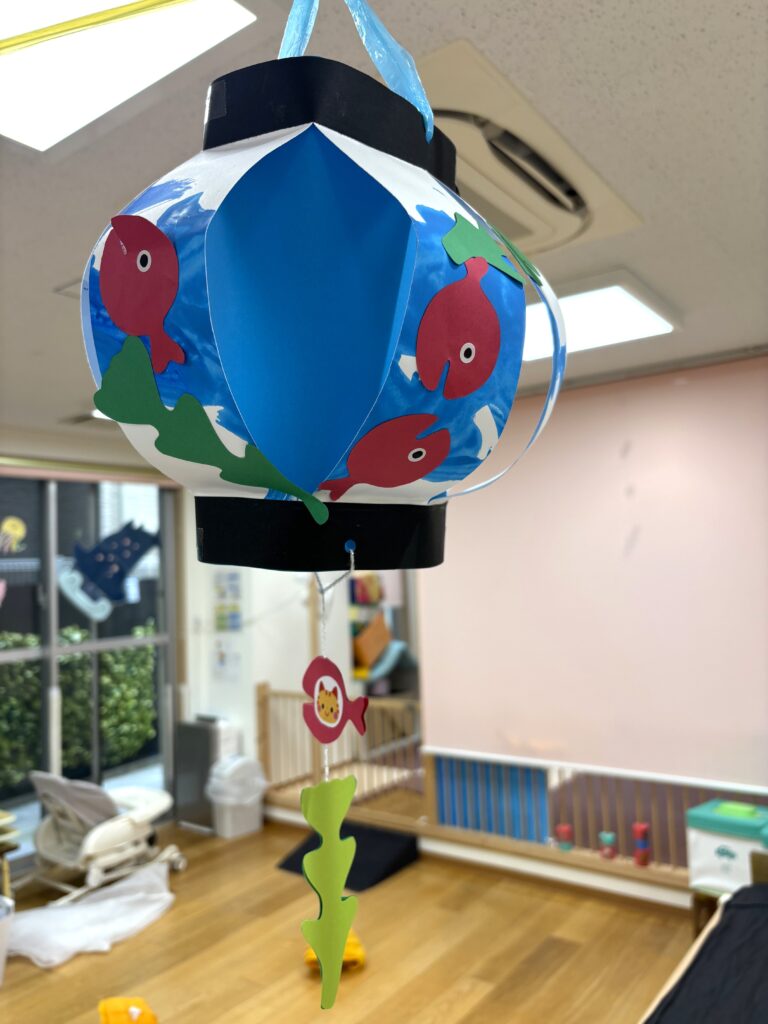 保育園で手作り提灯　大阪　くじら保育園　202607-5