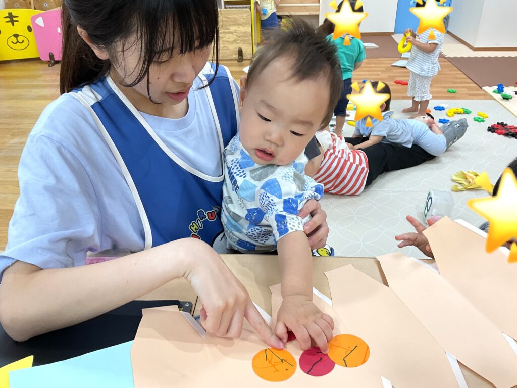 保育園夏祭りのちょうちん　０歳児製作　大阪　くじら保育園　202607-2