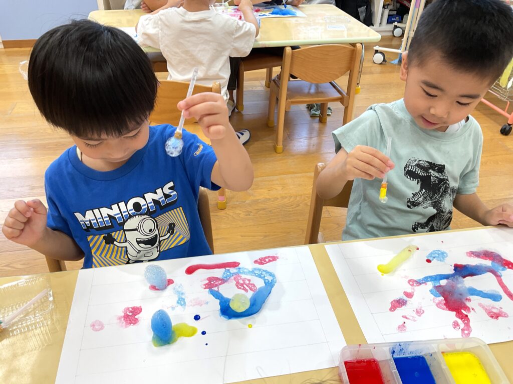 ちょうちん製作でしゃぼん玉アート 大阪　保育園　くじら保育園　202607-3