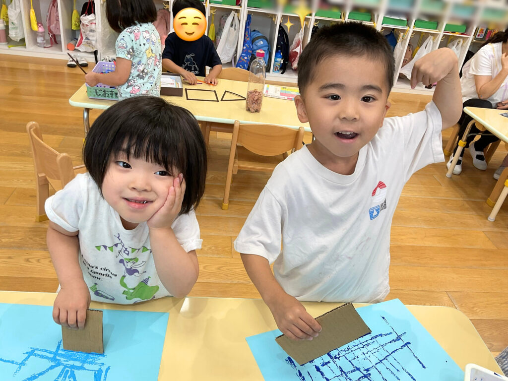 ダンボールを使った製作活動 大阪 保育園 くじら保育園 202607-1