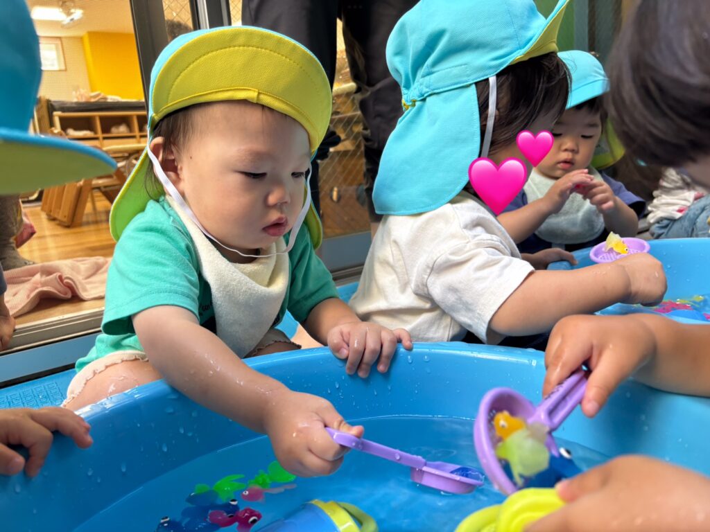 場所見知り克服 保育園水遊び 大阪 くじら保育園 202609-5