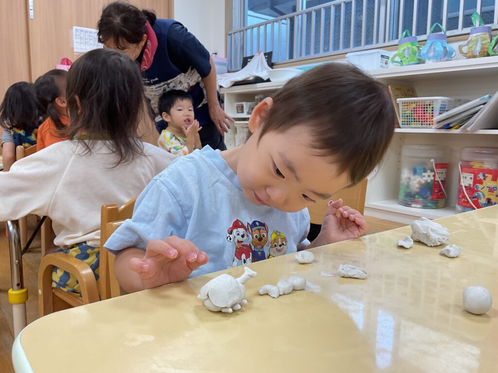 保育園の粘土あそび　大阪　くじら保育園　202608-4