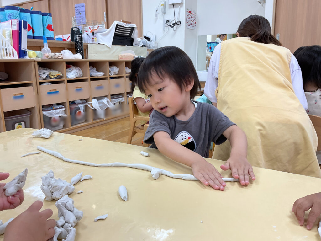 保育園の粘土あそび　大阪　くじら保育園　202608-2