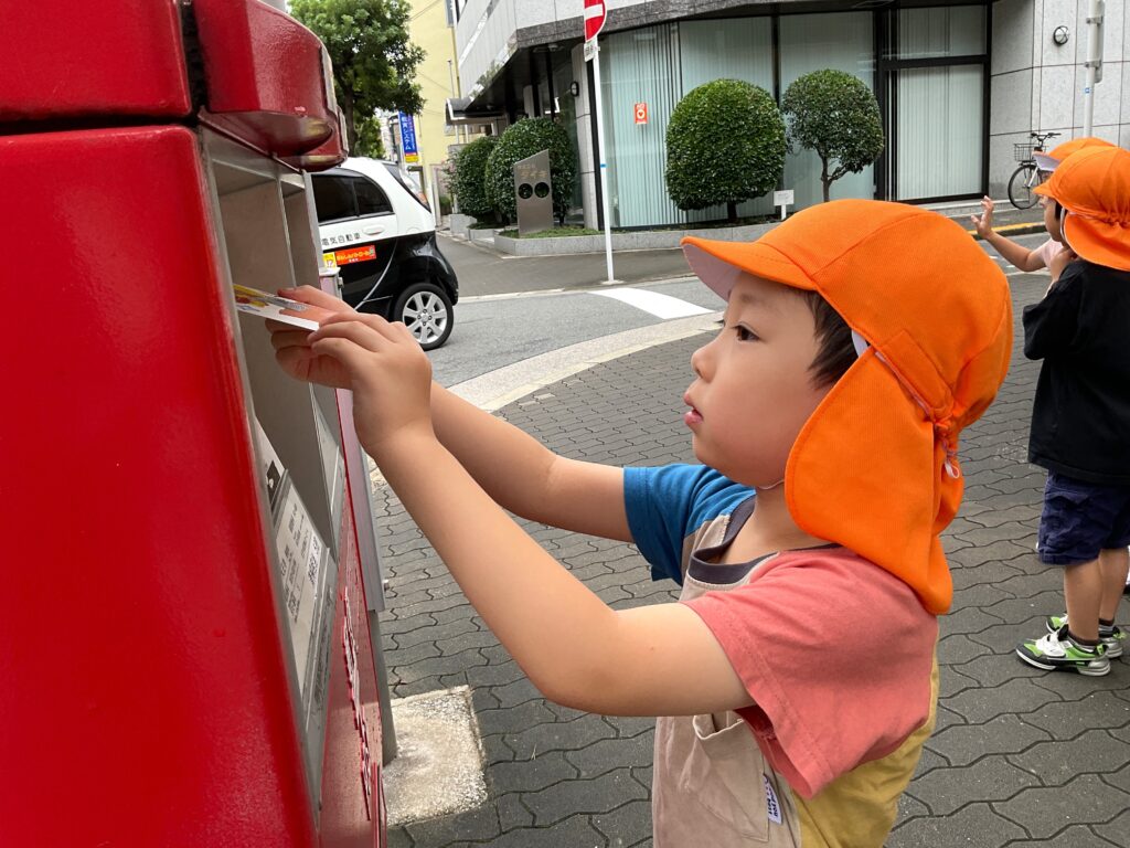 保育園敬老の日　プレゼント　手作りハガキ　大阪　くじら保育園　202609-4