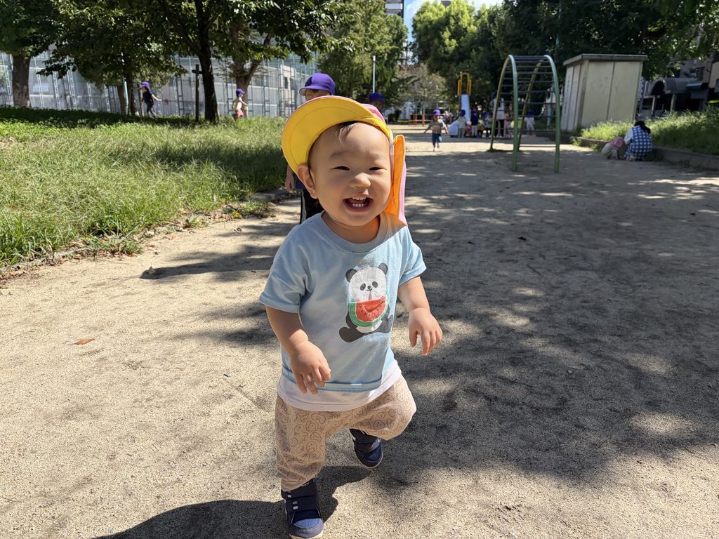 秋の自然に夢中 大阪　保育園　くじら保育園　202610-3