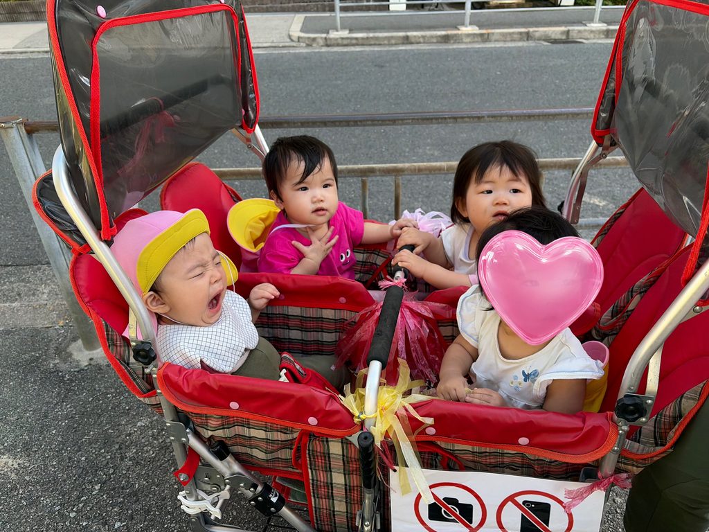 秋の自然に夢中 大阪　保育園　くじら保育園　202610-4