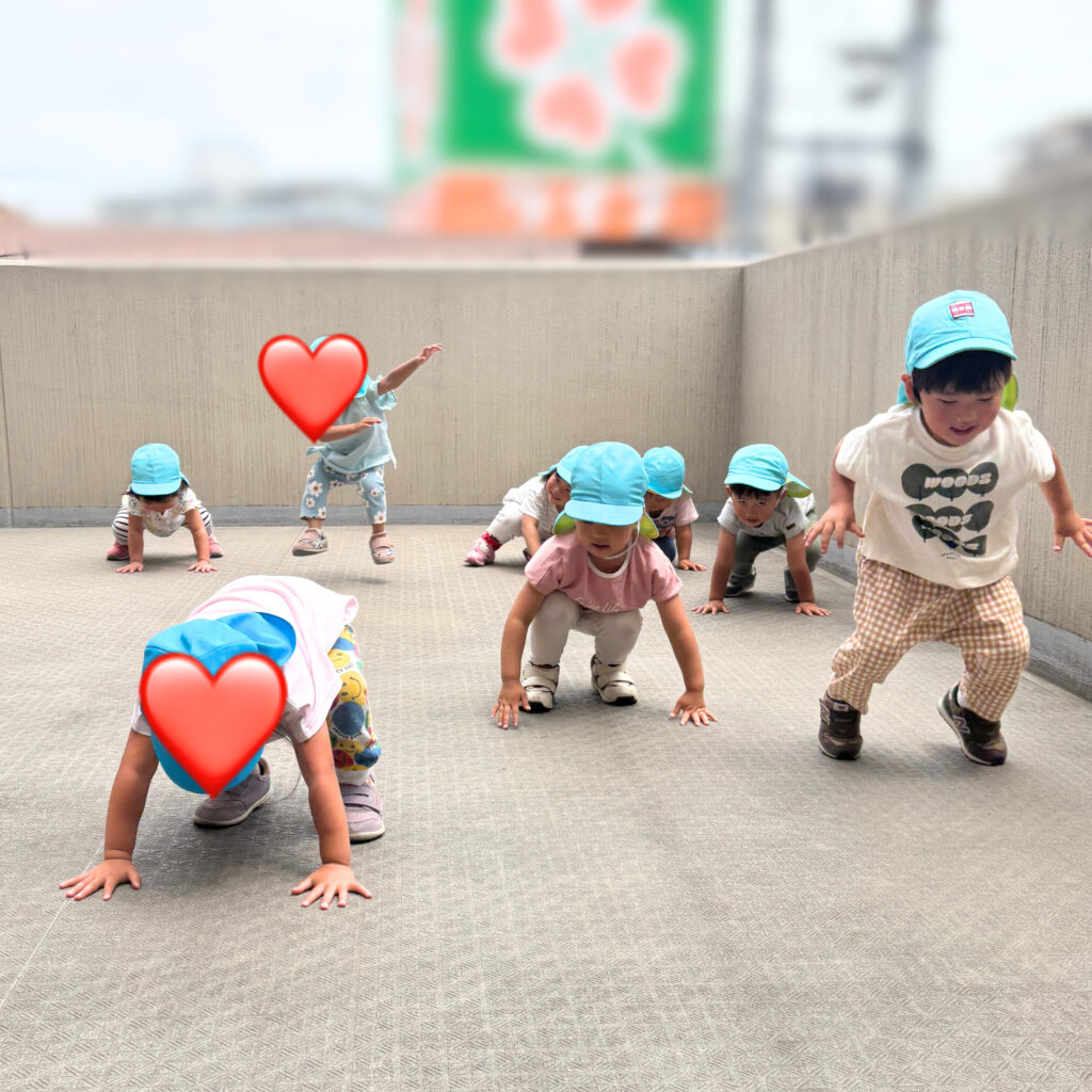 テラス だるまさんがころんだ 2歳児 くじら保育園 豊津東 202506-1