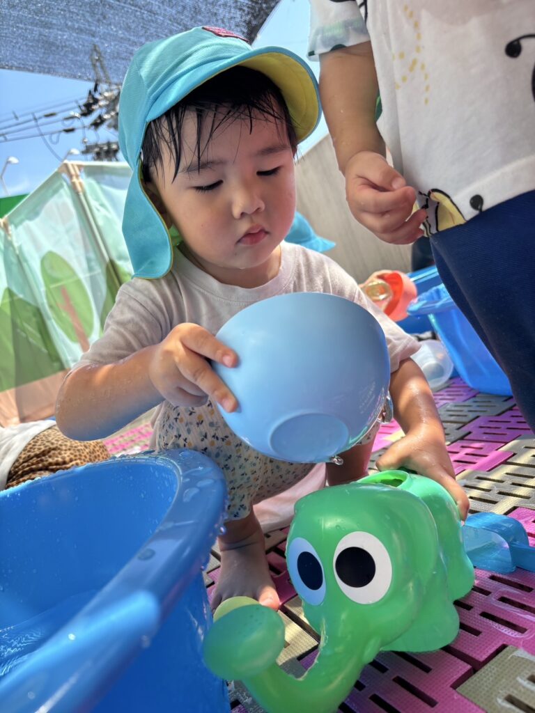 ７月生まれ　お誕生日会　水遊び　異年齢　くじら保育園　豊津東園　吹田市　保育園　大阪　202508-4