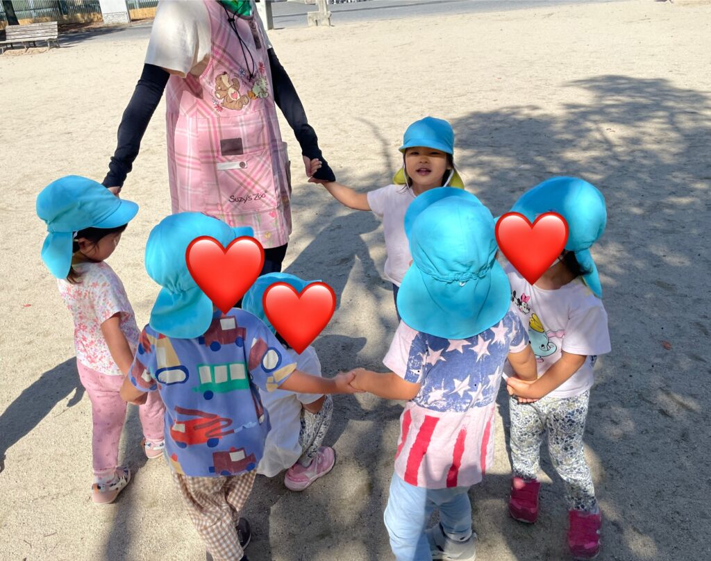 大阪 吹田 保育園 くじら保育園 秋のお散歩 202510-2