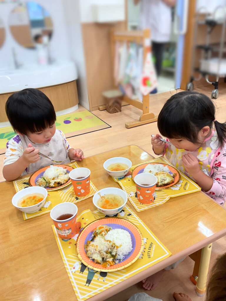 ハロウィン 行事食 保育園の給食 くじら保育園 大阪 保育園 202511-5