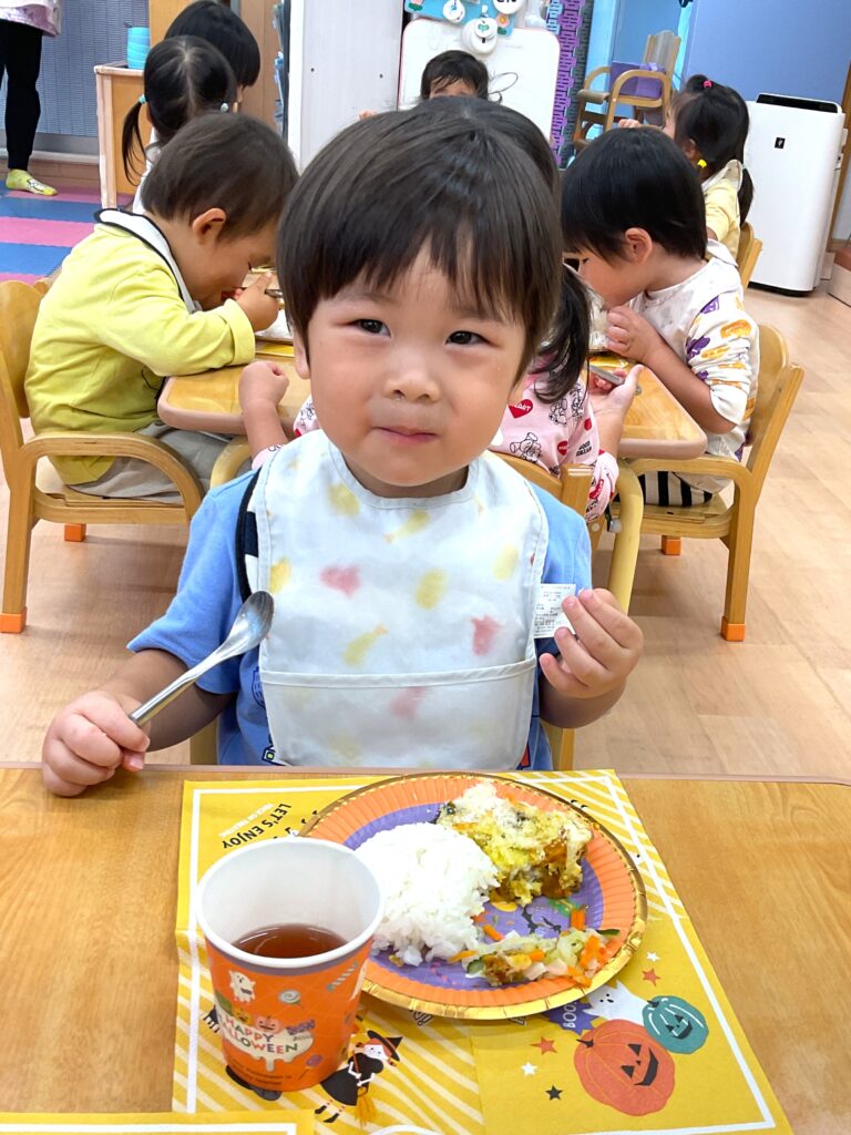 ハロウィン 行事食 保育園の給食 くじら保育園 大阪 保育園 202511-2