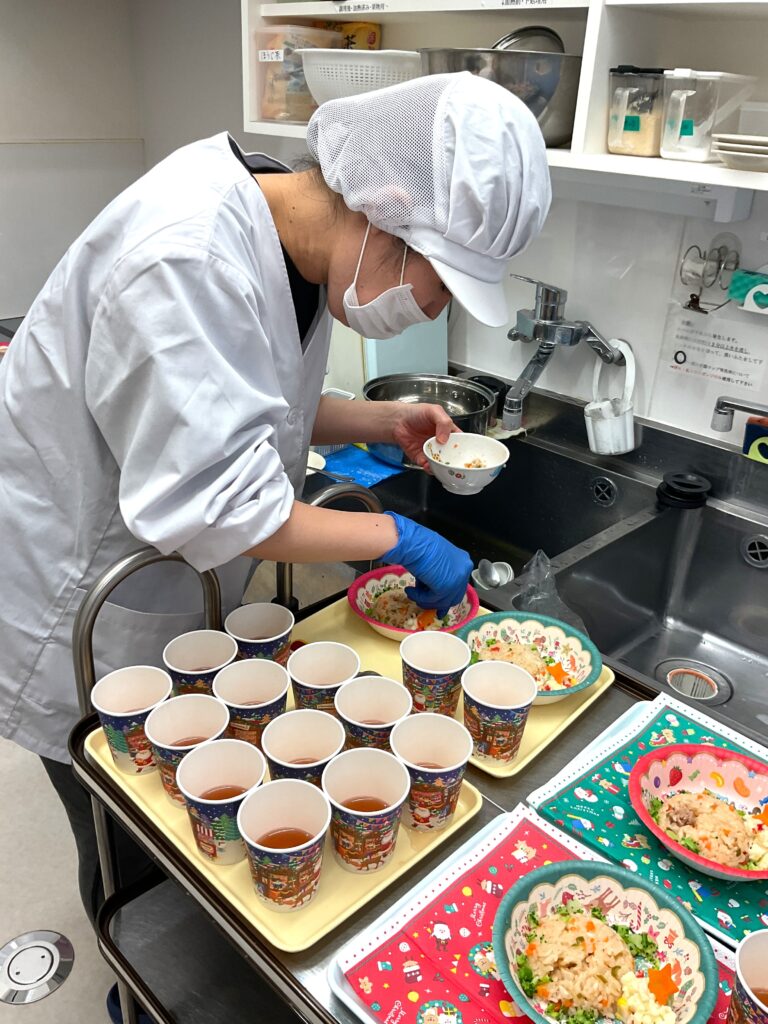 保育園のクリスマス給食 大阪
保育園 くじら保育園 202512-1