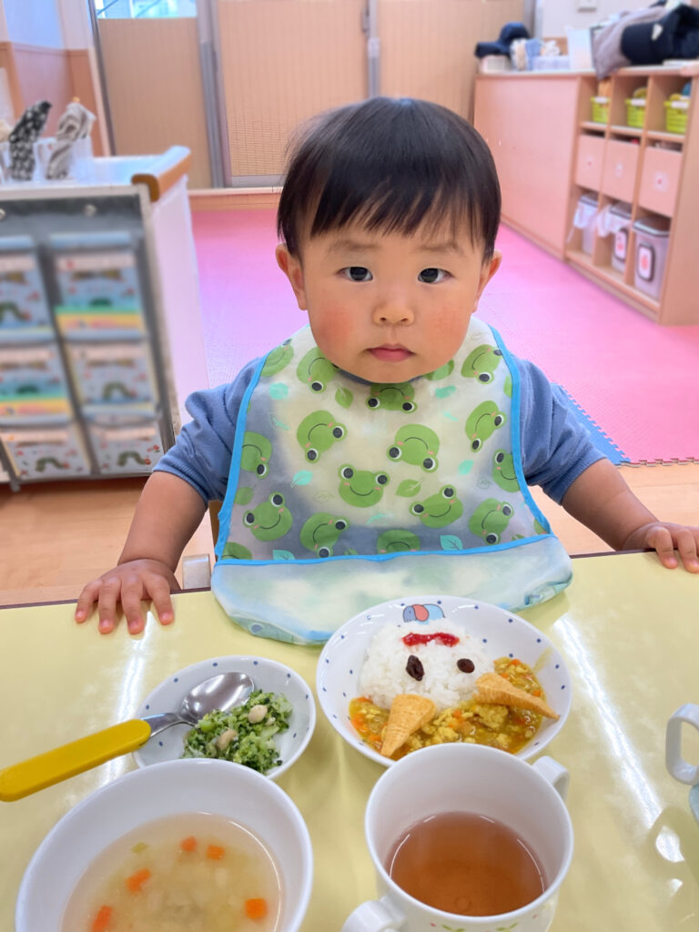 保育園の節分給食で鬼カレー 大阪 くじら保育園 202601-4