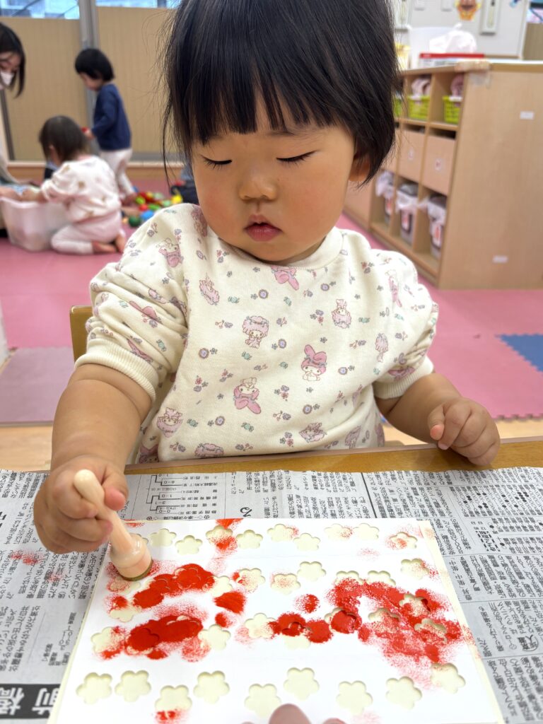 保育園春の壁面製作　大阪　くじら保育園　2022603-1