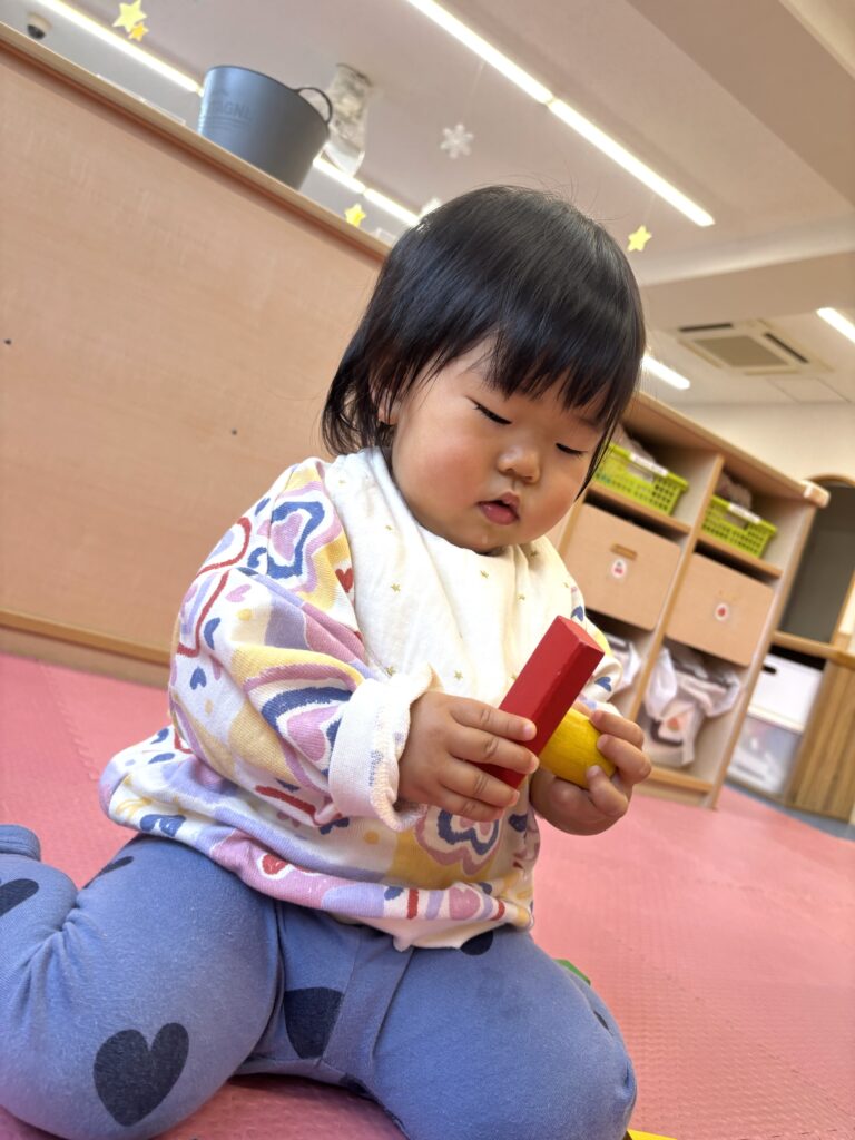 室内遊びで異年齢交流　大阪　保育園　くじら保育園　202603-5