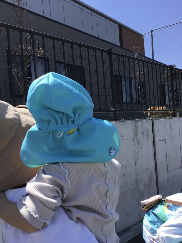 大和大学に春のお散歩　大阪　保育園　くじら保育園　202604-4