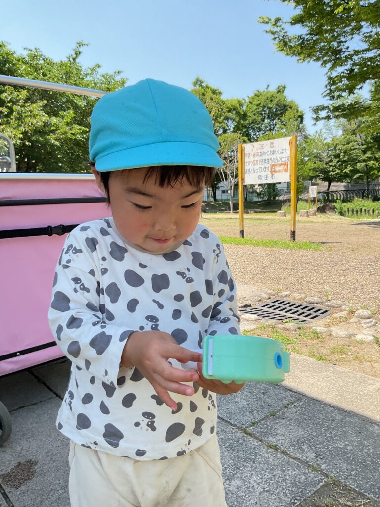 保育園からお散歩遠足へ 大阪 くじら保育園 202605-5