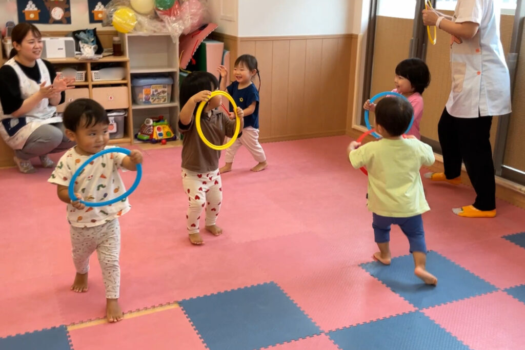 室内遊びでの異年齢児交流 大阪 保育園 くじら保育園 202609-3