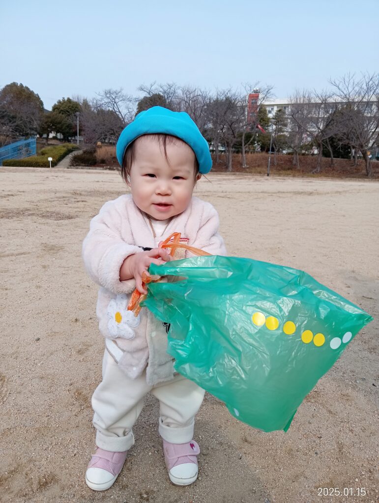 おおぞら保育園　魚住園　凧揚げ　202501-10