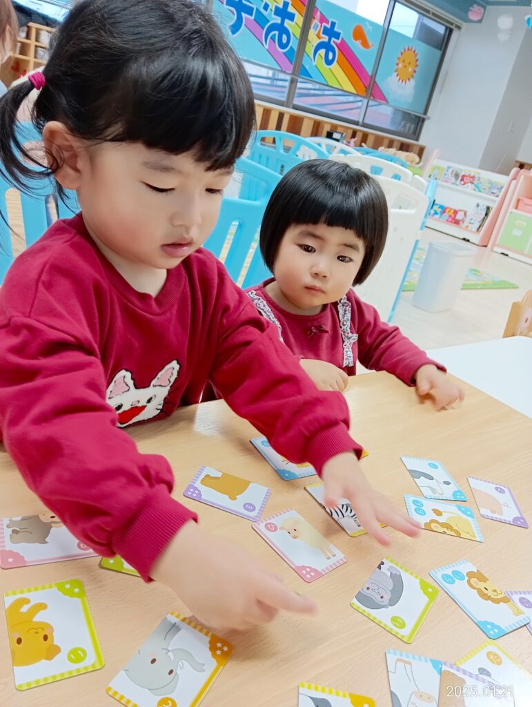 おおぞら保育園　魚住園　餅つき　福笑い　202501-7