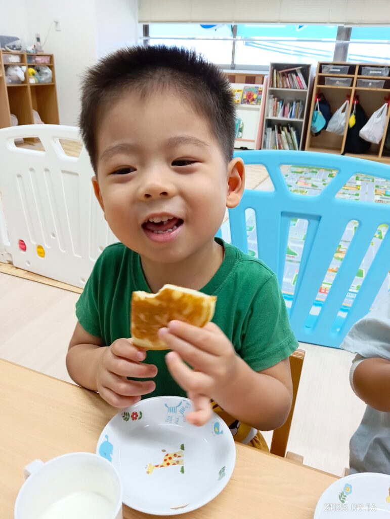 しろくまちゃんのほっとけーき 絵本 ホットケーキ おやつ 手作りおやつ 明石 魚住 保育園 おおぞら保育園 202509-3