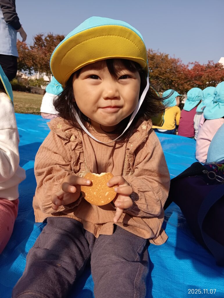 保育園 秋の遠足 パラバルーン 明石 おおぞら保育園 202511-1