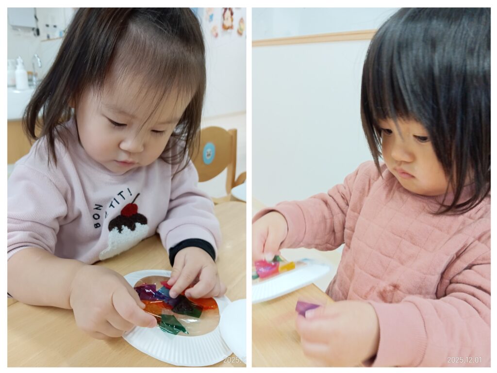 明石　保育園　おおぞら保育園　クリスマスツリーの飾りつけ　202512-4