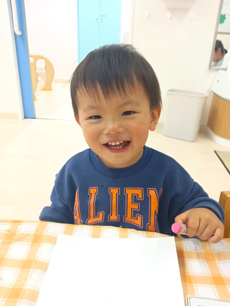 保育園こいのぼり製作でこどもの日準備　大阪　くじら保育園　202605-3
