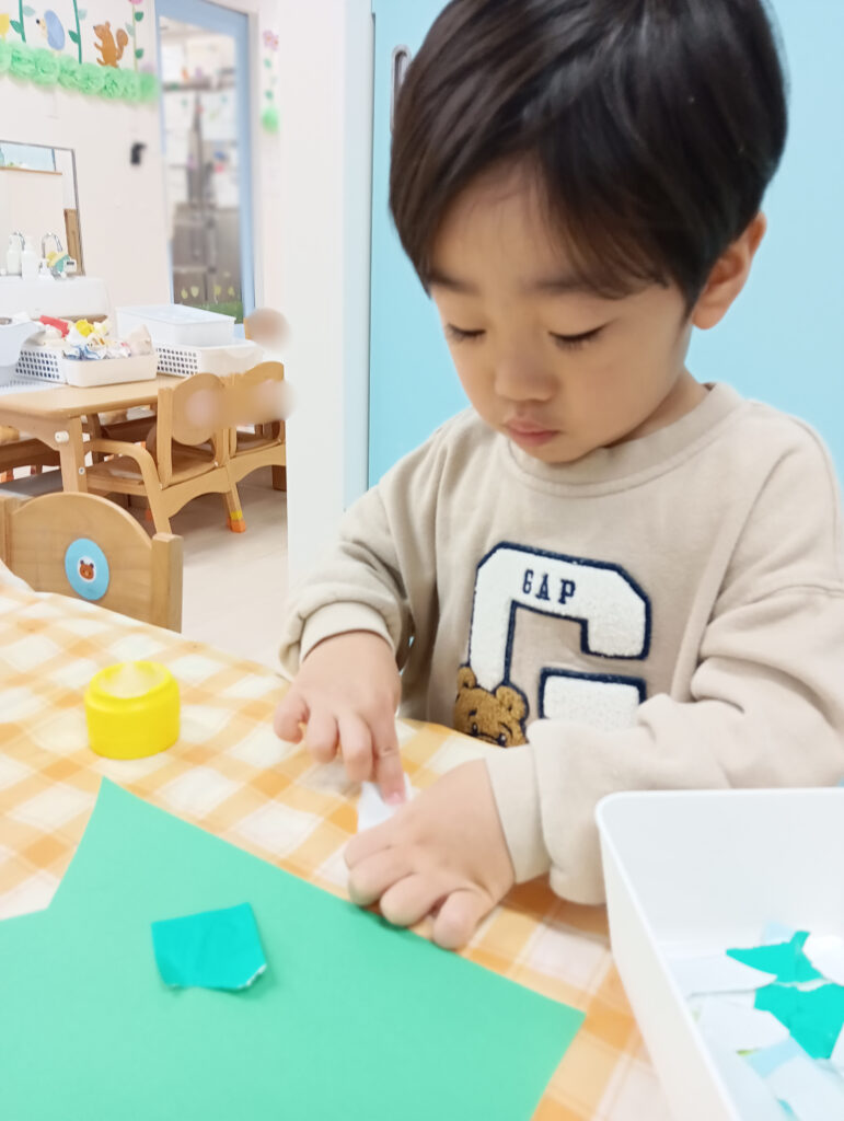 保育園こいのぼり製作でこどもの日準備　大阪　くじら保育園　202605-2