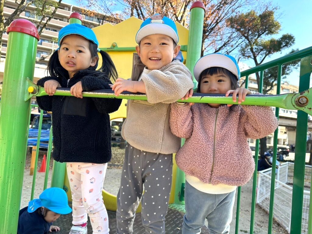 くじら保育園　淀川園　happynewyear　202501-3