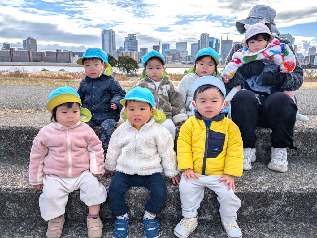 くじら保育園　淀川園　happynewyear　202501-1