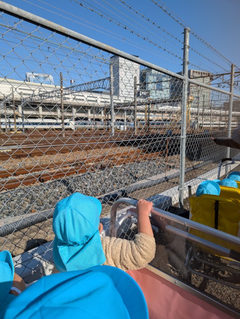 くじら保育園　淀川園　戸外遊び　202412-12