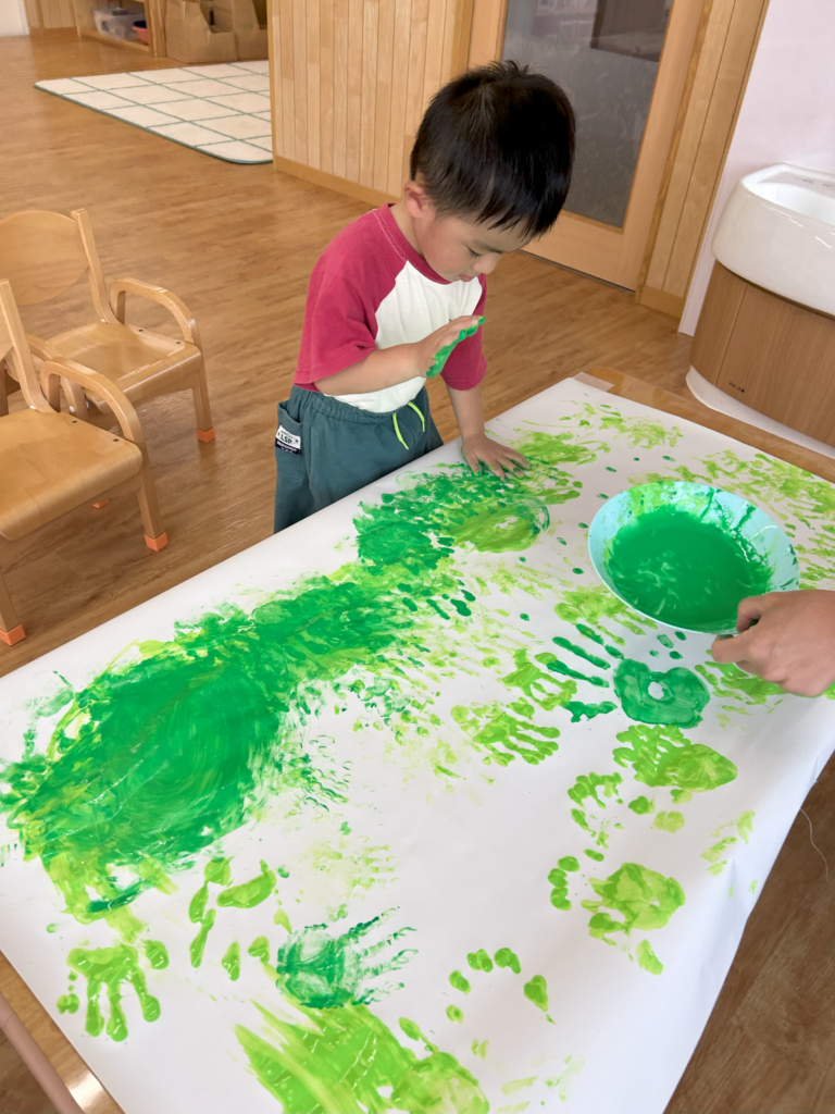 絵の具　夏　土曜保育　土曜日　くじら保育園　淀川園　淀川区　202508-1