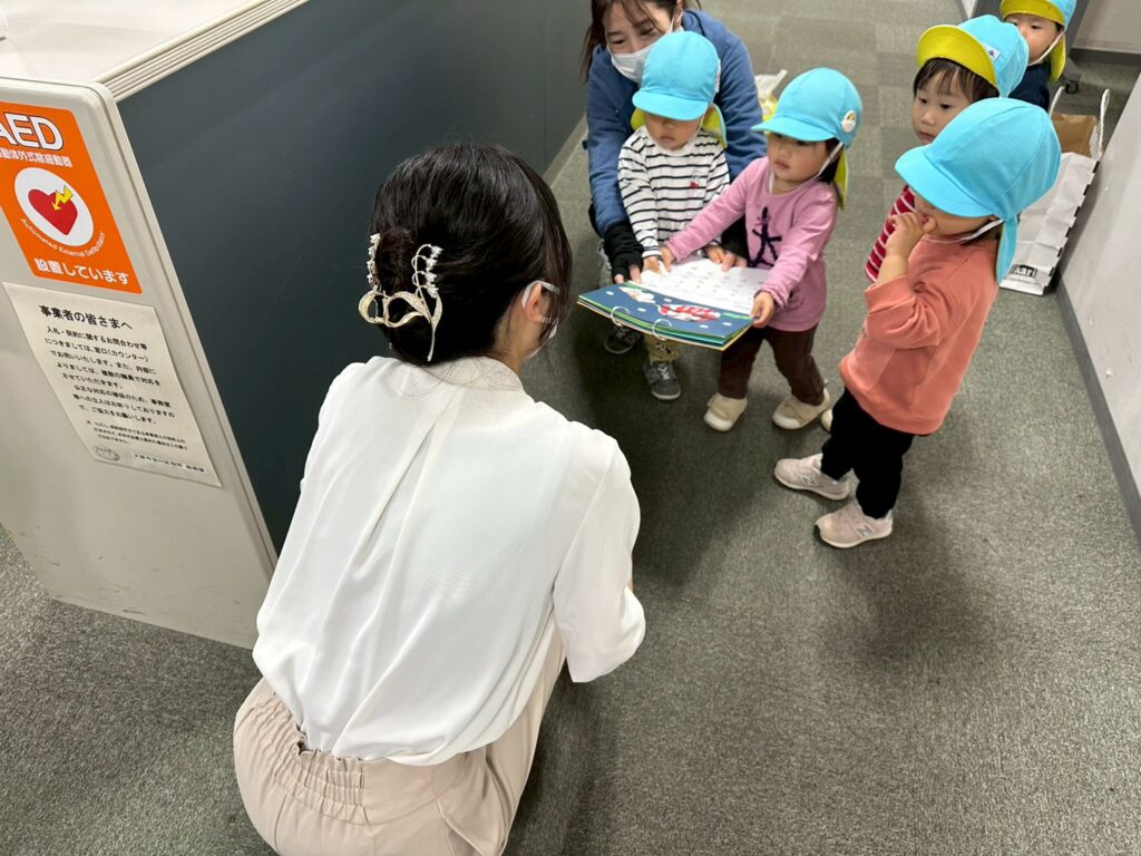 勤労感謝の日にプレゼント　大阪　保育園　くじら保育園　202512-2