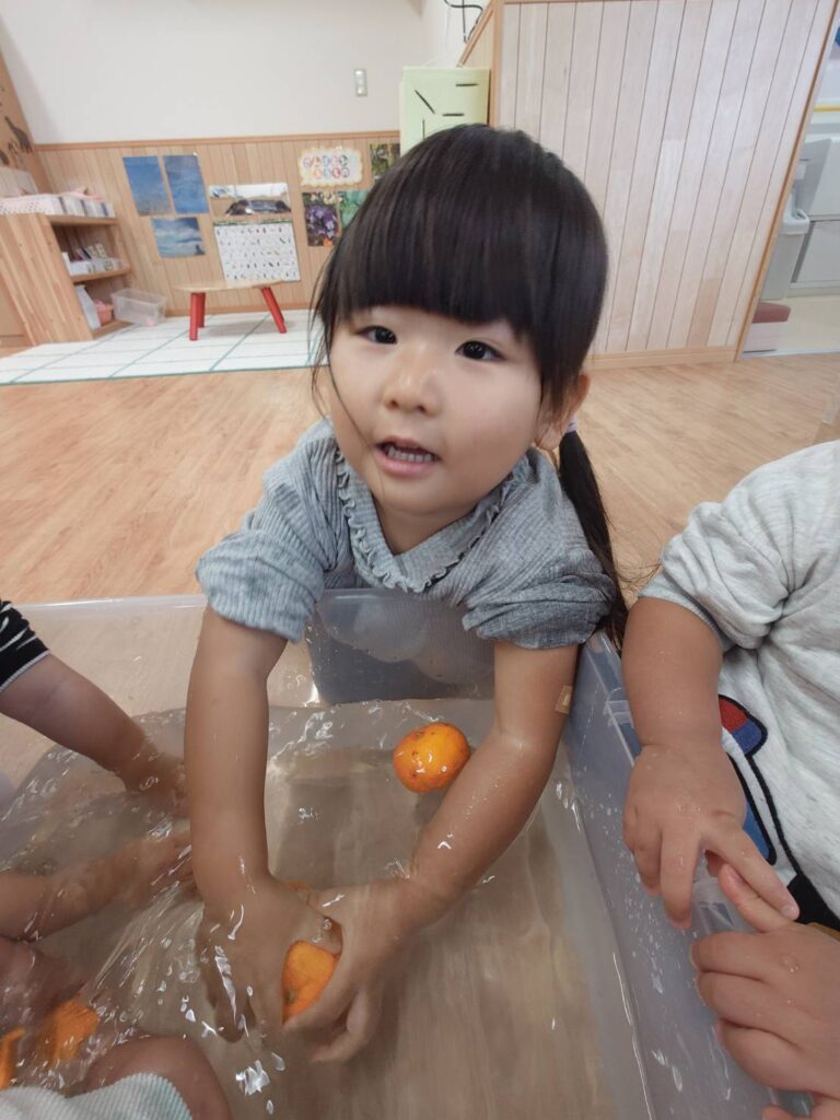 保育園で大掃除　大阪　保育園 　くじら保育園　202512-1