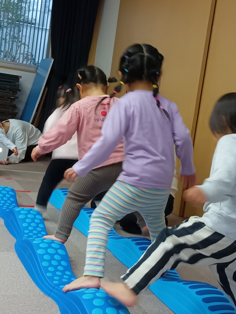 保育園の運動あそび 大阪 保育園 くじら保育園 202512-4