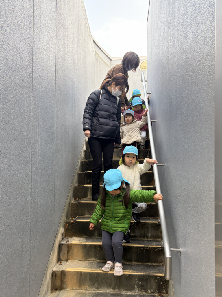 保育園で地震避難訓練 大阪 保育園 くじら保育園 202601-3