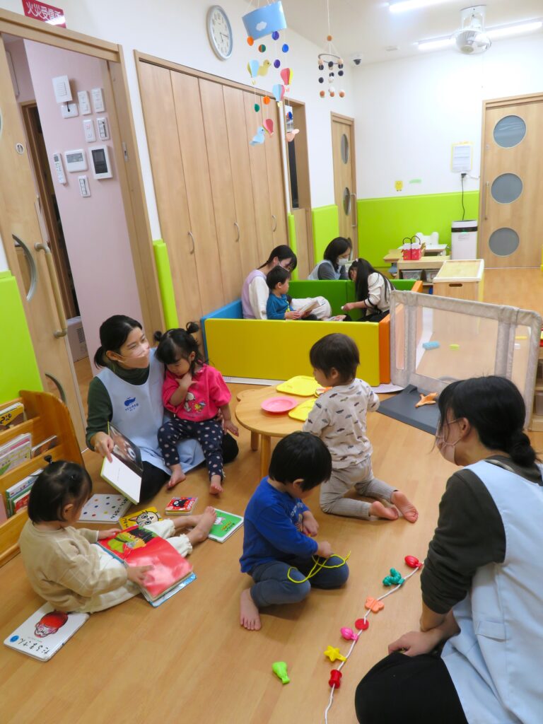 くじら保育園　淀屋橋園　見守る保育　チームワーク　3