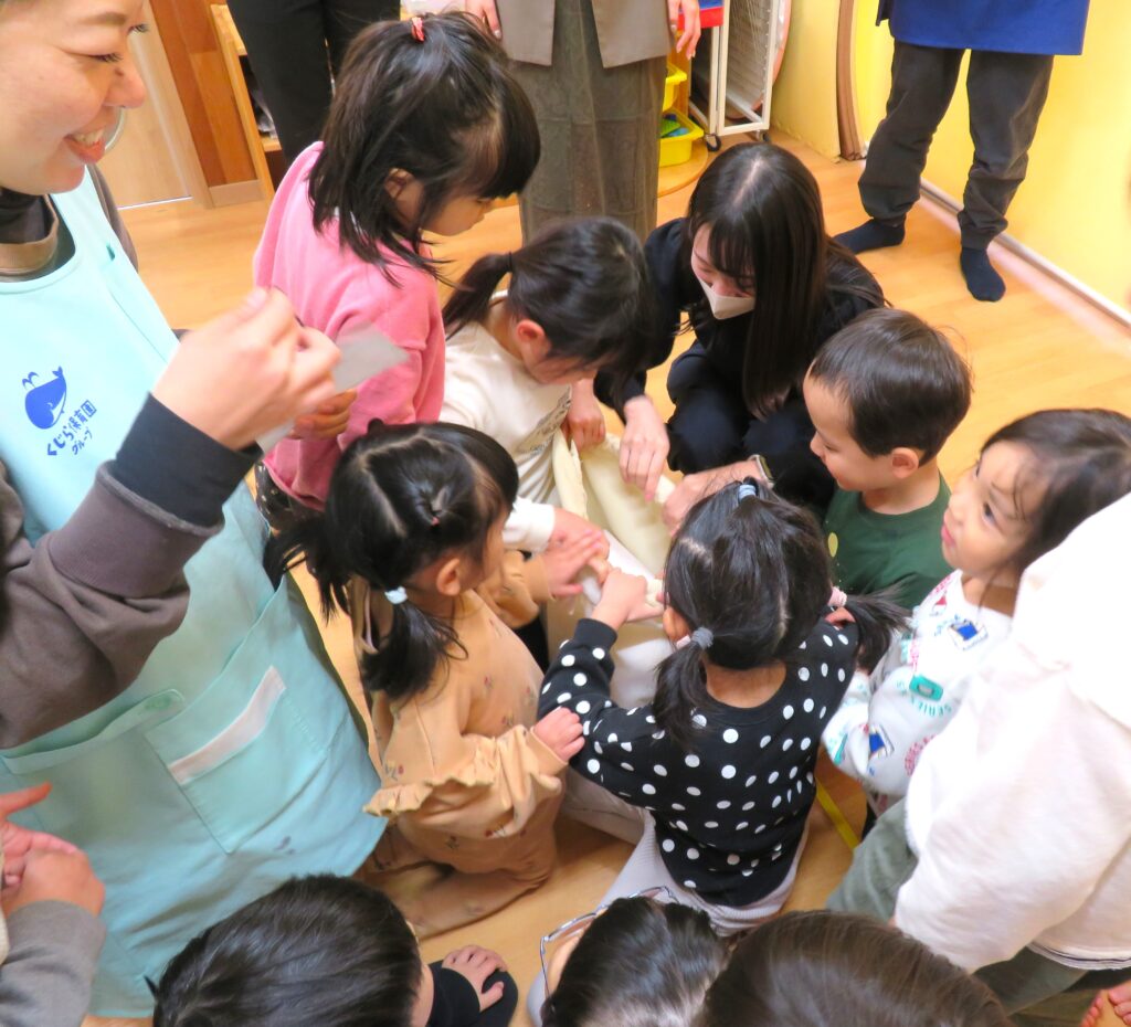 くじら保育園　淀屋橋園　えいごであそぼ　カプラ　202412-8