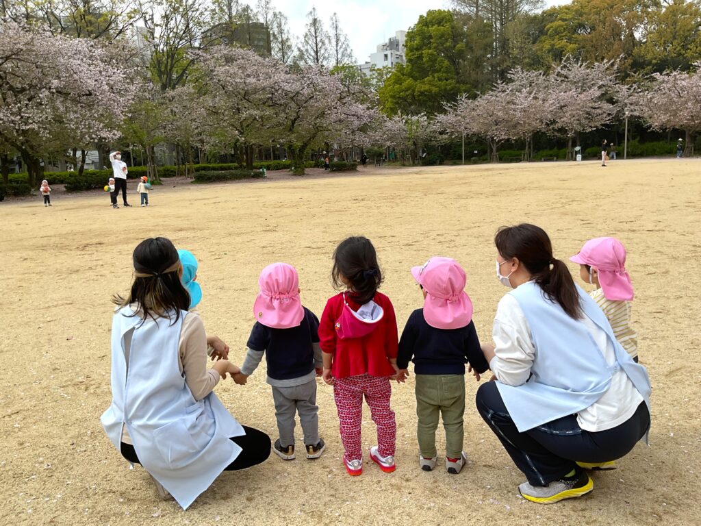 くじら保育園 淀屋橋園 春 入園 進級 新入園児 給食 お絵描き 202504-2