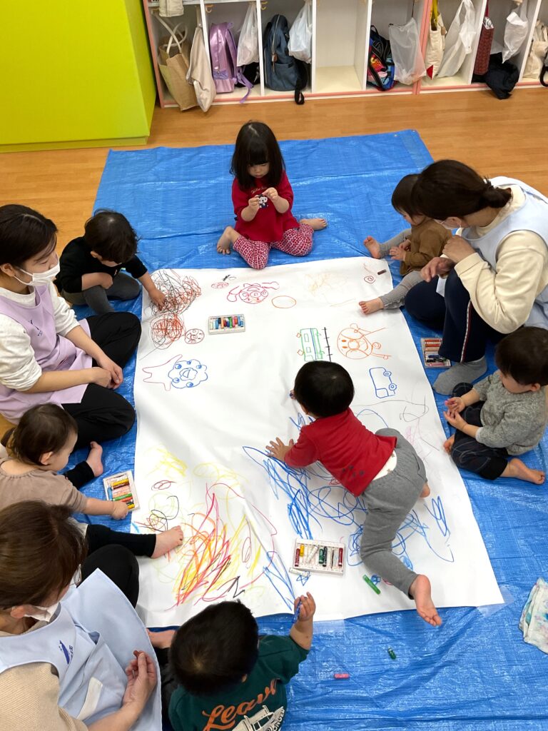 くじら保育園 淀屋橋園 春 入園 進級 新入園児 給食 お絵描き 202504-3