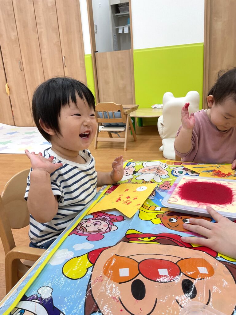 こいのぼり作り 製作 子供の日 兜 スタンプ 手形 足型 くじら 淀屋橋 大規模園 202505-2