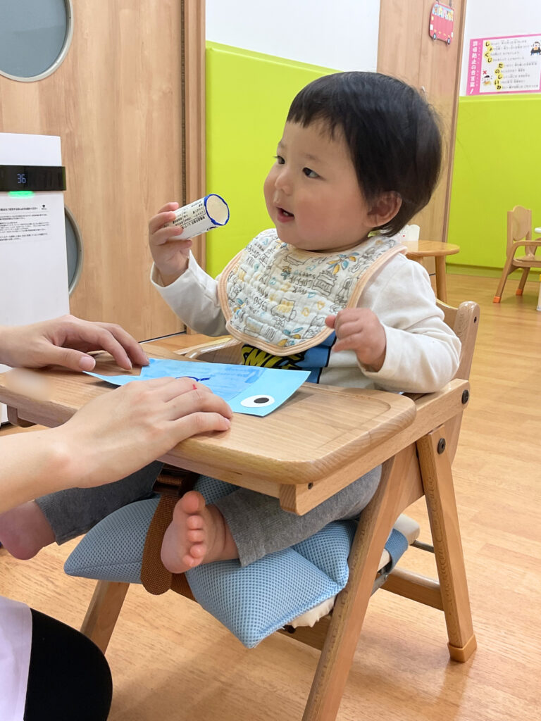 こいのぼり作り 製作 子供の日 兜 スタンプ 手形 足型 くじら 淀屋橋 大規模園 202505-1