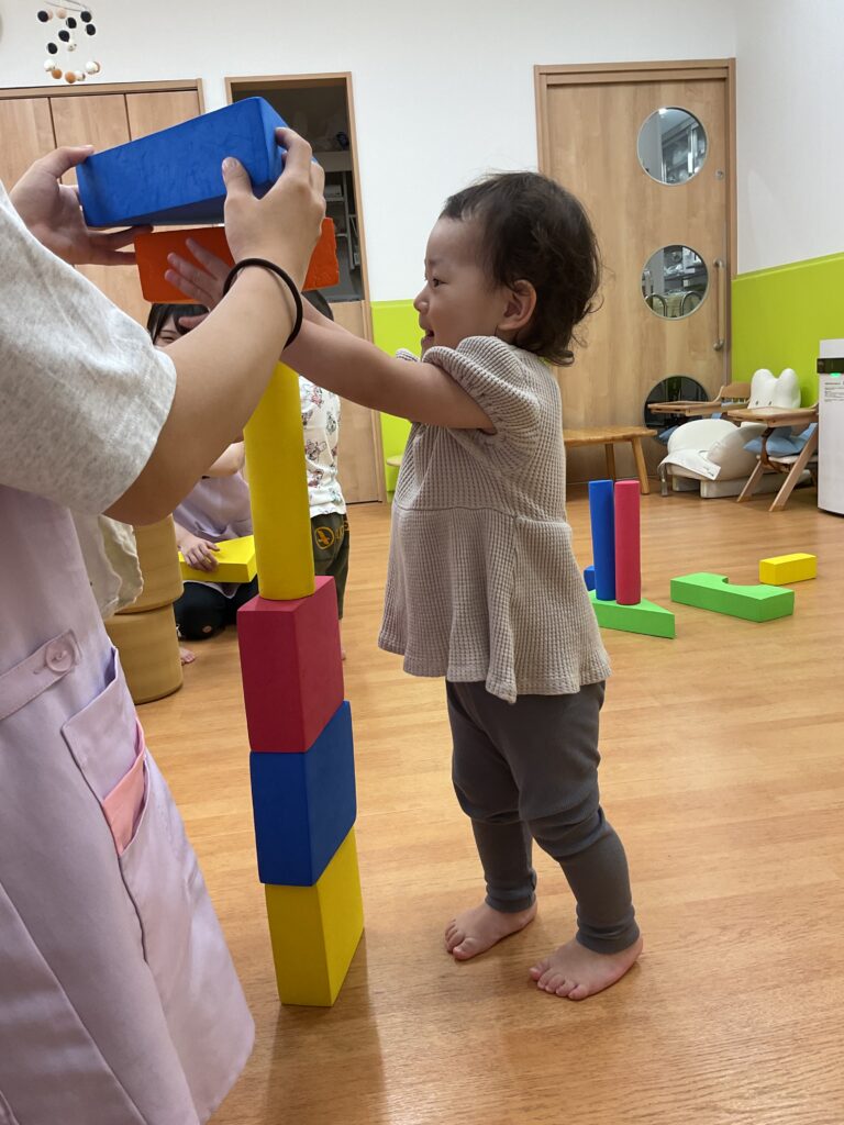 バランスストーン　リズム遊び　サーキット　室内遊び　雨の日　くじら保育園　淀屋橋園　202507-1