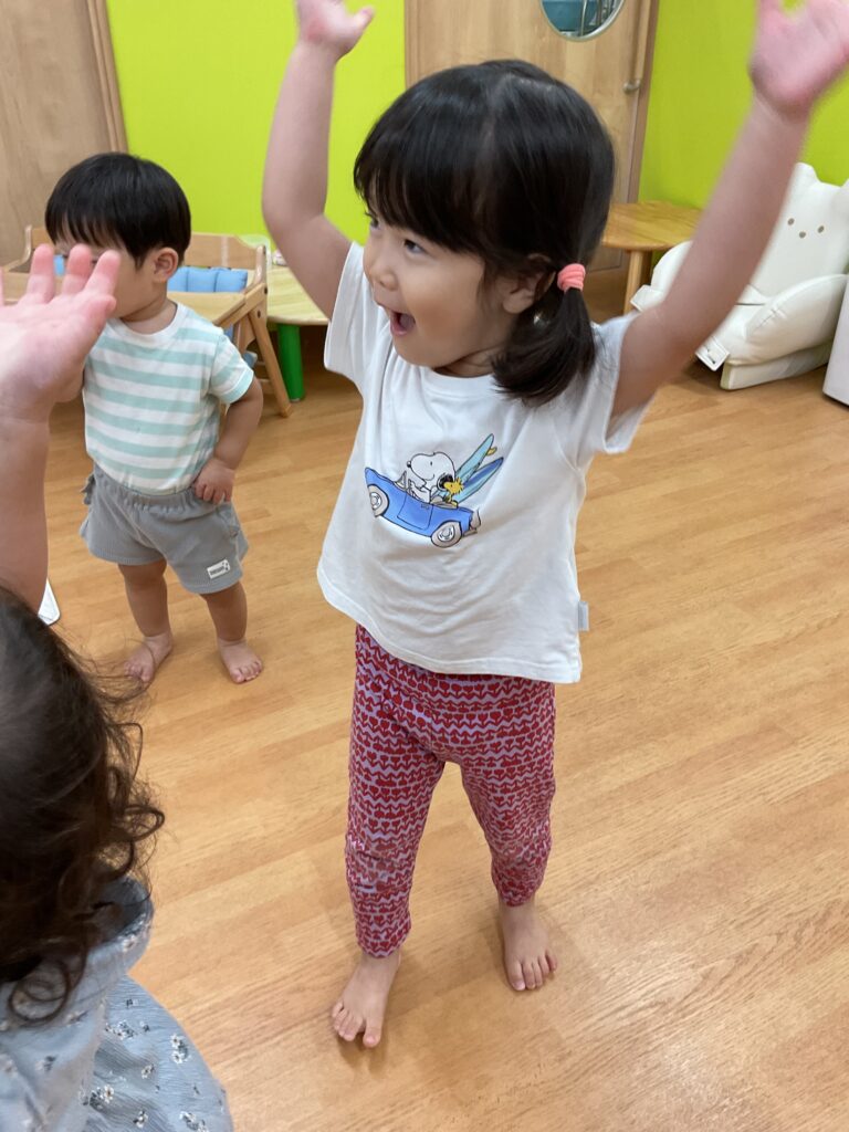 バランスストーン　リズム遊び　サーキット　室内遊び　雨の日　くじら保育園　淀屋橋園　202507-3