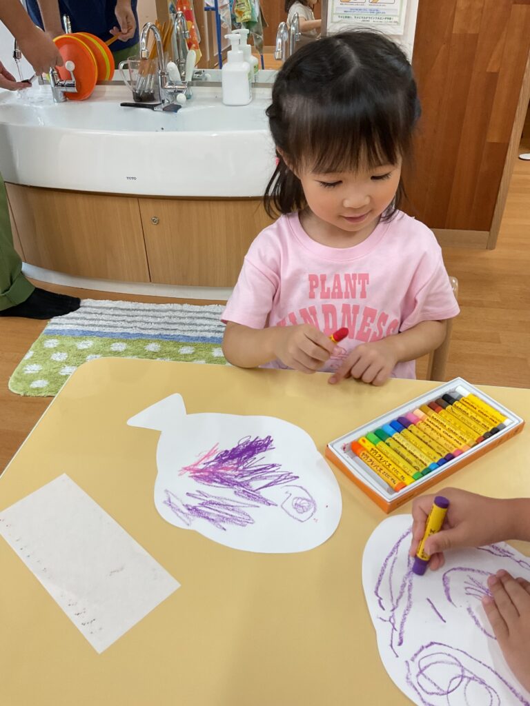 製作　海　幼児　夏　絵の具　くじら保育園　淀屋橋園　大阪　202508-5