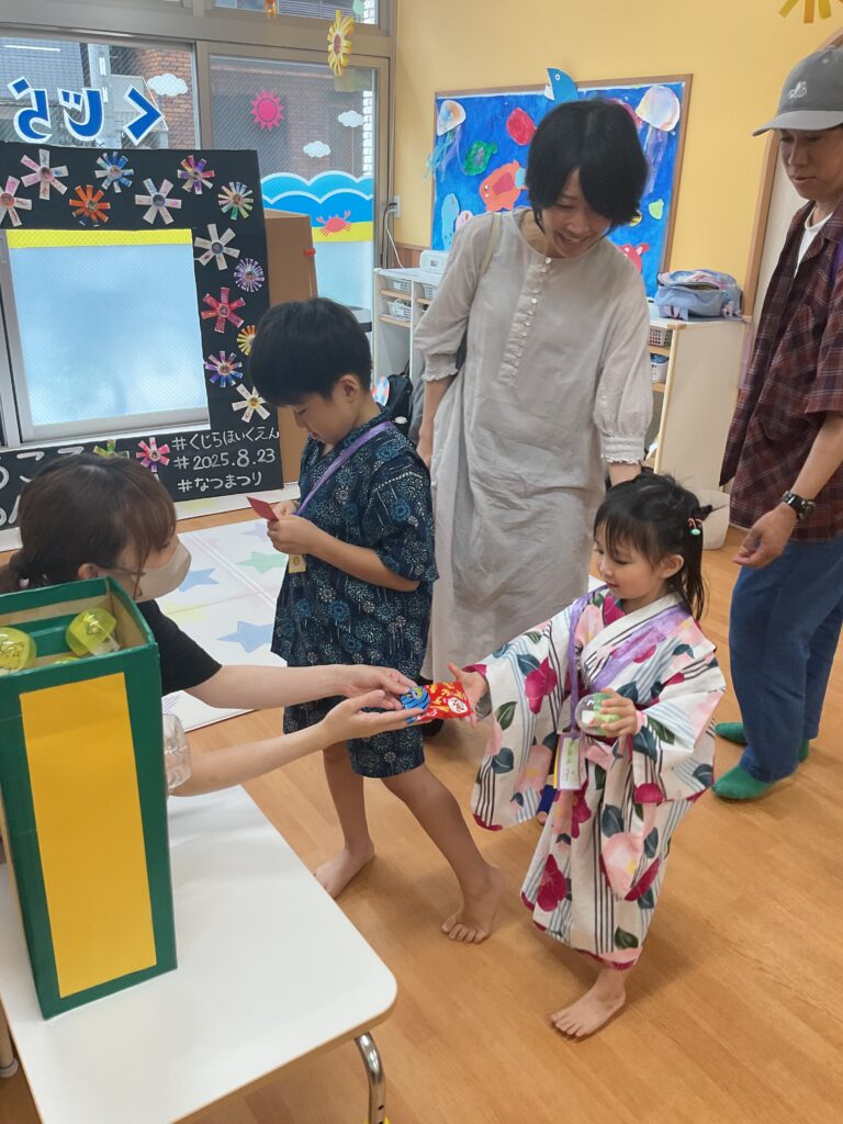 保育園 夏祭り 手作りお面 おみこし きんぎょすくい ボーリング たまいれ アンパンマン音頭 大阪 淀屋橋 くじら保育園 202508-4